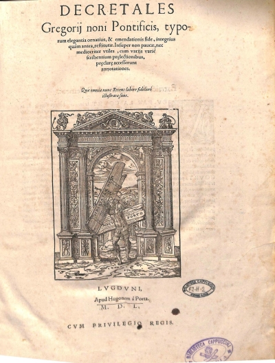 Copertina  Decretales Gregorij noni Pontificis, typorum elegantia ornatius, & emendationis fide, integrius quàm antea,restitutae. Insuper non paucae, nec mediocriter vtiles, cum varijs variè scribentium praelectionibus, praeclarae accesserunt annotationes. Quae omnia nunc Recens labore fideliori illustrata sunt.